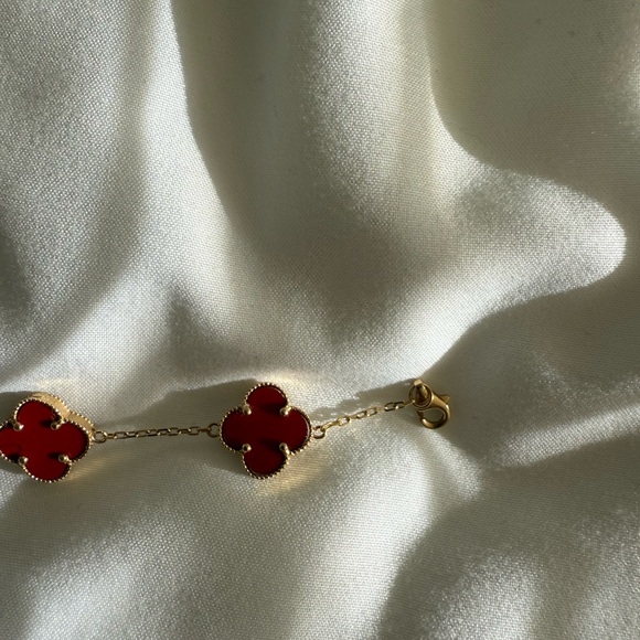 14K Elegant Red and Gold Clover Bracelet - Picture 4 of 8